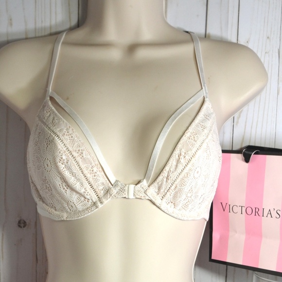 Victoria's Secret Very Sexy Unlined Demi Bra - Picture 2 of 3